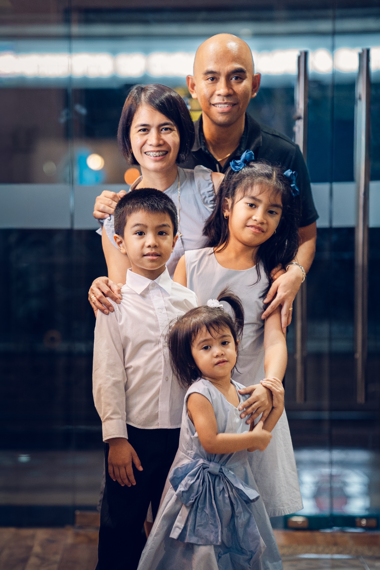 Mark Jim Acosa with his family